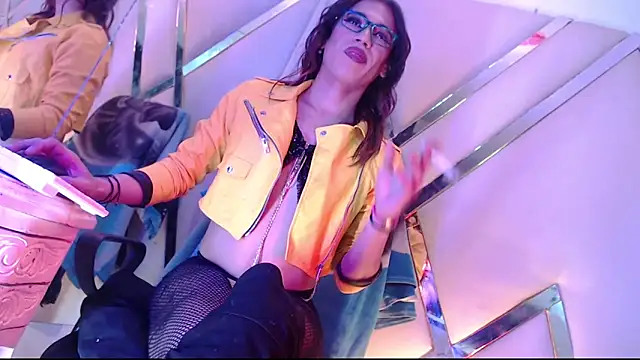 Snapshot of StefyFerrer chatting on October 22, 2:45 am StefyFerrer online show from October 22, 2:45 am