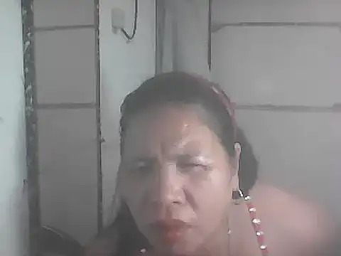 Snapshot of hotwet_mama4uxx chatting on January 18, 1:29 pm hotwet mama4uxx online show from January 18, 1:29 pm