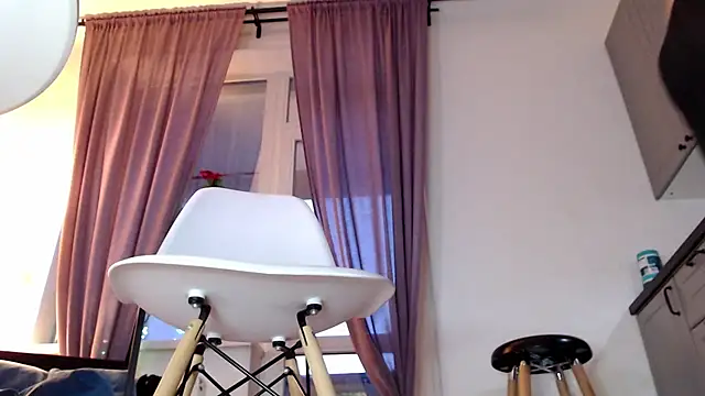 Snapshot of MadameKatrina chatting on December 31, 6:48 am MadameKatrina online show from December 31, 6:48 am