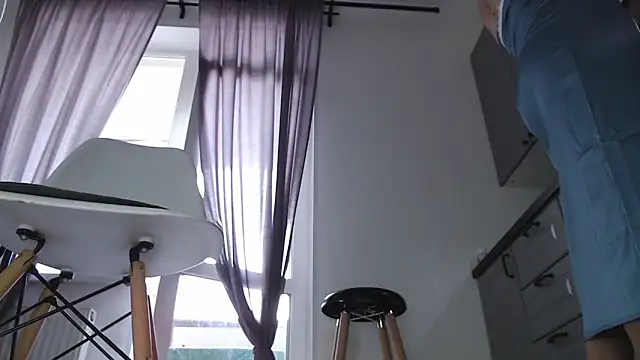 Snapshot of MadameKatrina chatting on September 19, 9:22 am MadameKatrina online show from September 19, 9:22 am