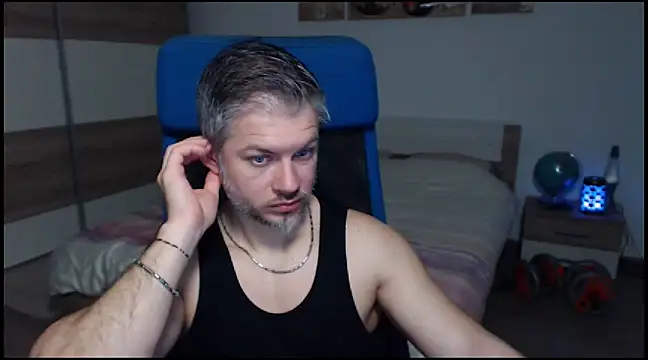 RobbyShawz online show from December 23, 9:38 am