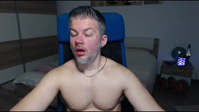 RobbyShawz online show from March 18, 6:25 am