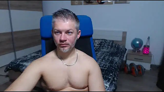 RobbyShawz online show from November 8, 5:51 am