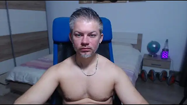 RobbyShawz online show from December 1, 7:24 am