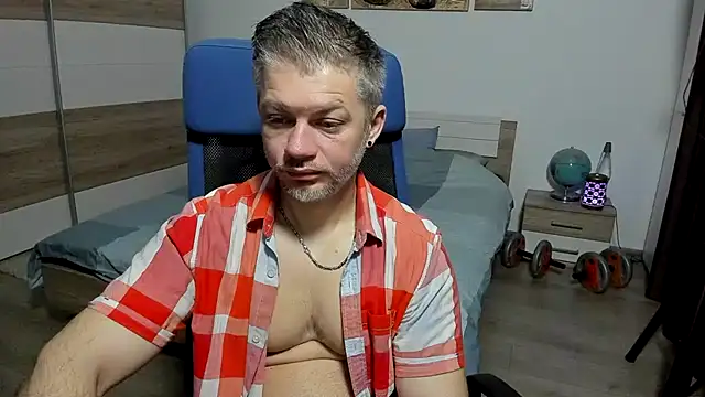 RobbyShawz online show from April 3, 4:43 am