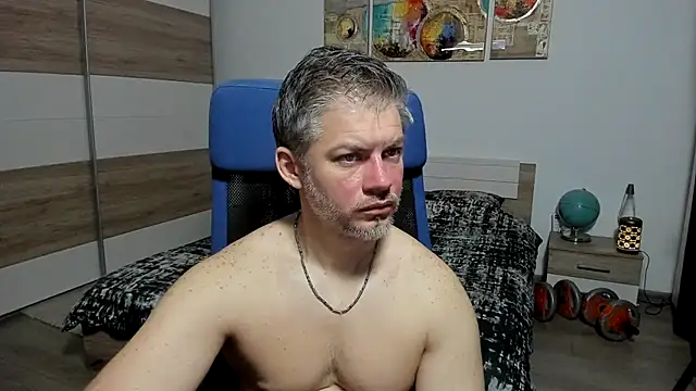 Snapshot of RobbyShawz chatting on May 1, 4:28 am RobbyShawz online show from May 1, 4:28 am