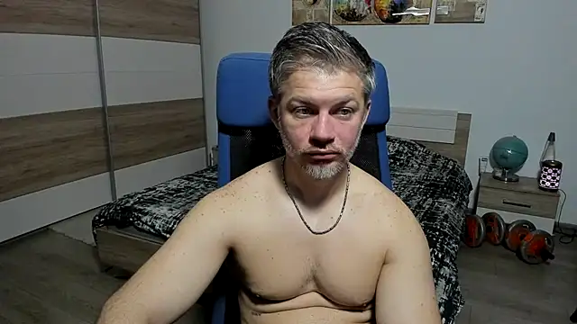 Snapshot of RobbyShawz chatting on May 4, 4:41 am RobbyShawz online show from May 4, 4:41 am