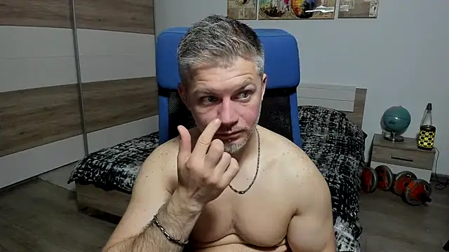 Snapshot of RobbyShawz chatting on May 5, 4:09 am RobbyShawz online show from May 5, 4:09 am