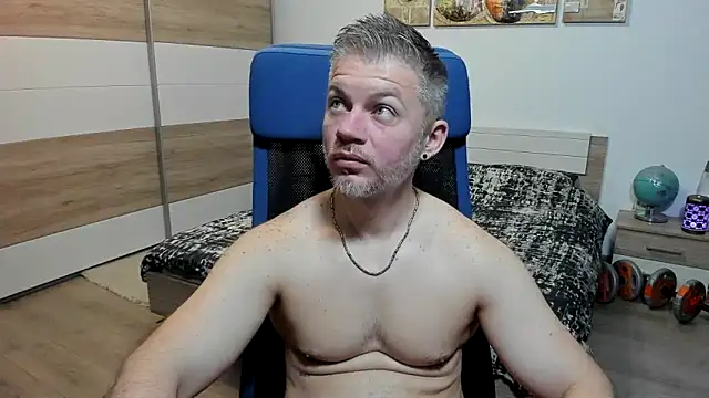 Snapshot of RobbyShawz chatting on May 9, 4:28 am RobbyShawz online show from May 9, 4:28 am