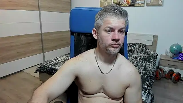 Snapshot of RobbyShawz chatting on May 15, 6:42 am RobbyShawz online show from May 15, 6:42 am