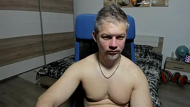 Snapshot of RobbyShawz chatting on May 17, 5:49 am RobbyShawz online show from May 17, 5:49 am
