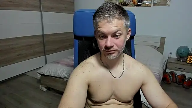 Snapshot of RobbyShawz chatting on May 25, 3:56 am RobbyShawz online show from May 25, 3:56 am