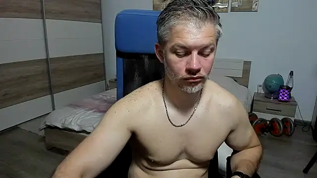 Snapshot of RobbyShawz chatting on June 5, 6:52 am RobbyShawz online show from June 5, 6:52 am