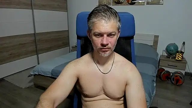Snapshot of RobbyShawz chatting on June 11, 3:48 am RobbyShawz online show from June 11, 3:48 am