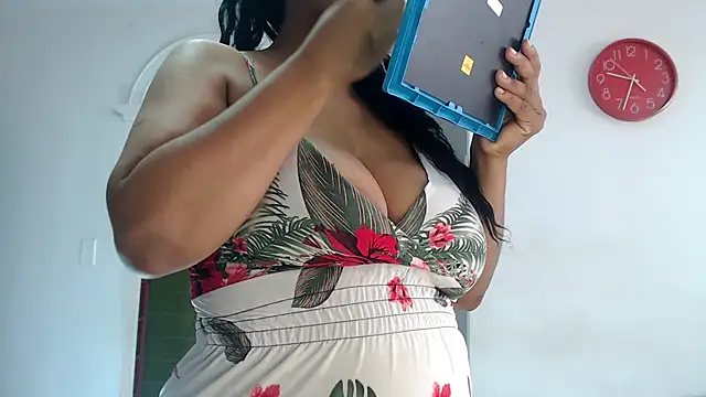 Natashariley1 online show from May 7, 2:33 pm
