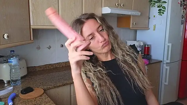 Lunamix online show from December 18, 3:22 pm