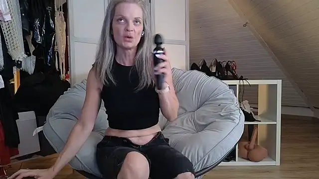 Snapshot of Sabdeluxe chatting on September 29, 9:58 am Sabdeluxe online show from September 29, 9:58 am