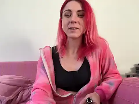 Nikky Divine online show from December 30, 2:30 pm