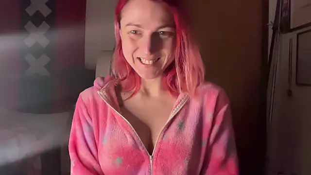 Nikky Divine online show from January 16, 4:28 pm