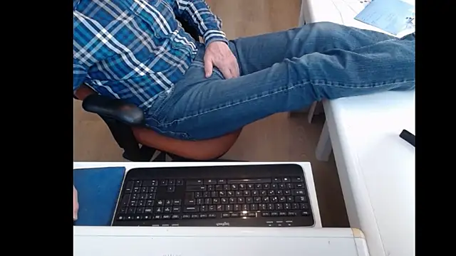 dutchpornking online show from March 8, 3:02 pm