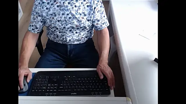 dutchpornking online show from September 13, 8:58 am