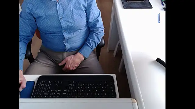 dutchpornking online show from November 25, 8:03 am