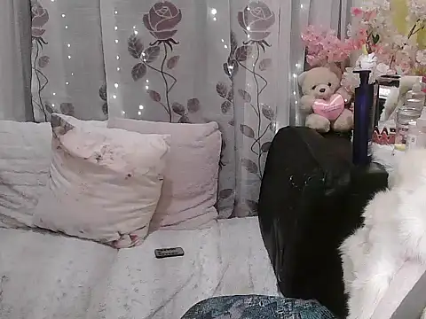 Snapshot of OhmyPinay chatting on February 1, 6:12 am OhmyPinay online show from February 1, 6:12 am