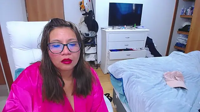 Snapshot of mondirty70 chatting on October 27, 11:58 am mondirty70 online show from October 27, 11:58 am