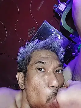 UncleHusz online show from October 13, 8:09 pm