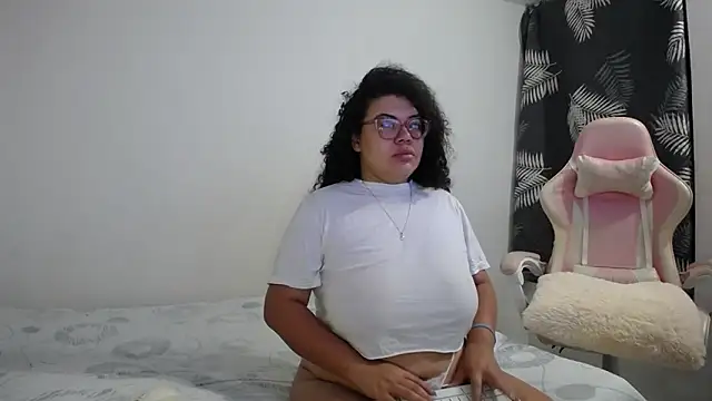 mabigomez00 online show from September 9, 10:15 am