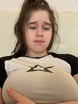 HornyGirlH online show from February 8, 6:12 am