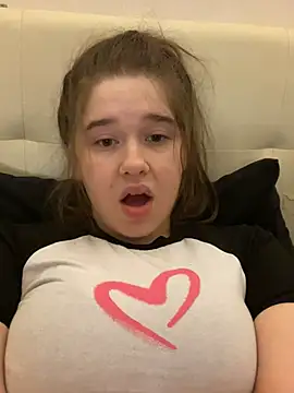 HornyGirlH online show from February 17, 3:47 am