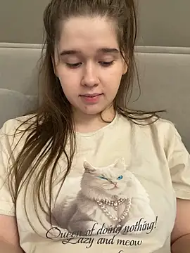 HornyGirlH online show from April 7, 1:28 am