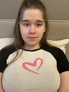 HornyGirlH online show from April 24, 3:42 am