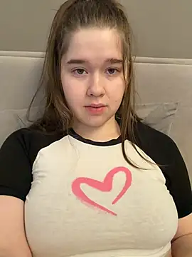 Snapshot of HornyGirlH chatting on May 8, 5:46 am HornyGirlH online show from May 8, 5:46 am