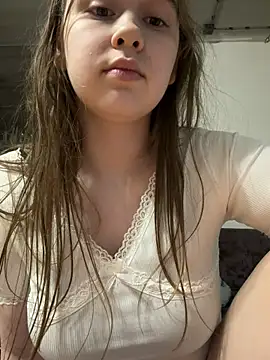 Snapshot of HornyGirlH chatting on May 29, 6:17 pm HornyGirlH online show from May 29, 6:17 pm
