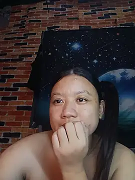 Snapshot of Urchanel chatting on June 6, 12:32 pm Urchanel online show from June 6, 12:32 pm