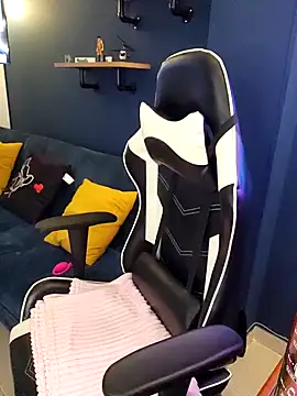 jnilu1227 online show from February 4, 1:16 pm