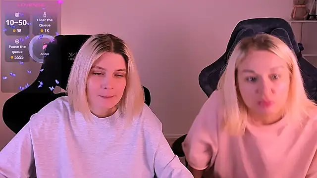 hotblonds online show from December 1, 5:02 pm