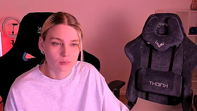 hotblonds online show from December 13, 4:22 am