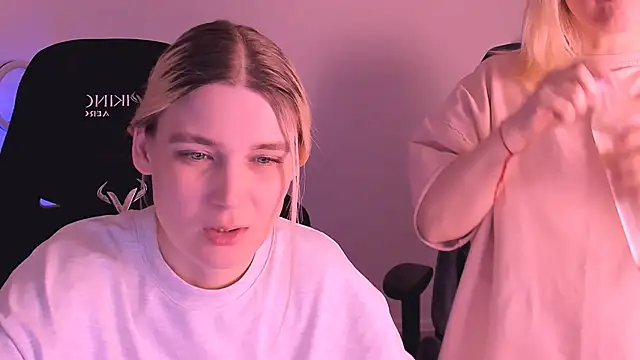 hotblonds online show from January 5, 6:35 pm