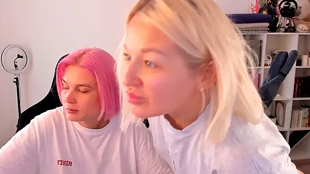 hotblonds online show from September 19, 10:38 am