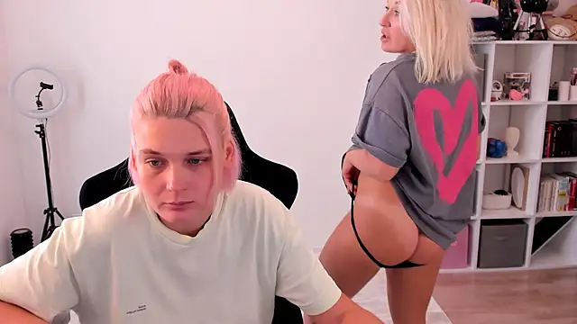 hotblonds online show from October 2, 10:44 am