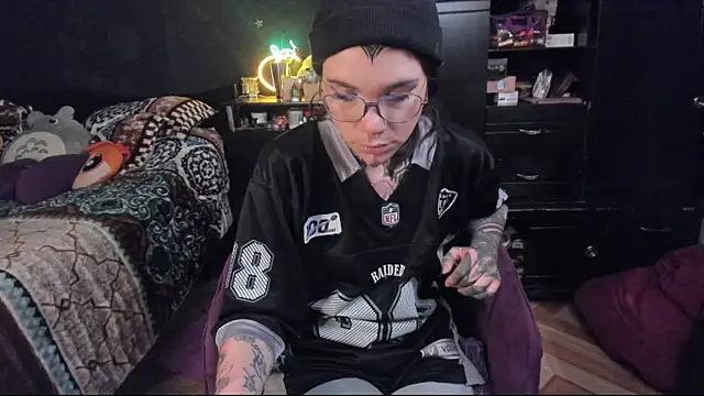 Lilmarieee online show from February 11, 9:46 pm