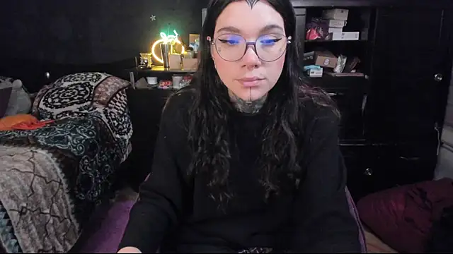 Lilmarieee online show from February 12, 9:43 pm