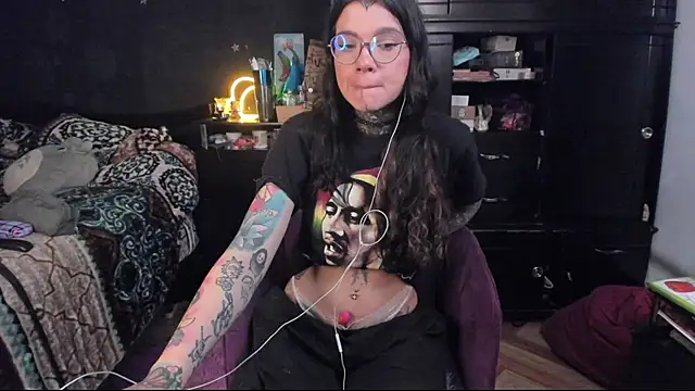 Lilmarieee online show from March 7, 1:09 am