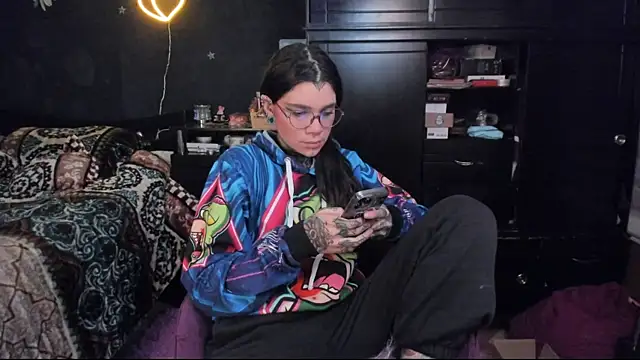 Lilmarieee online show from March 13, 10:43 pm