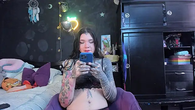 Lilmarieee online show from November 20, 4:51 pm