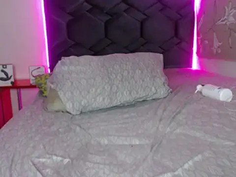 danypalmer online show from February 12, 4:33 am