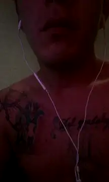 Snapshot of landy20cm chatting on December 3, 8:38 am landy20cm online show from December 3, 8:38 am